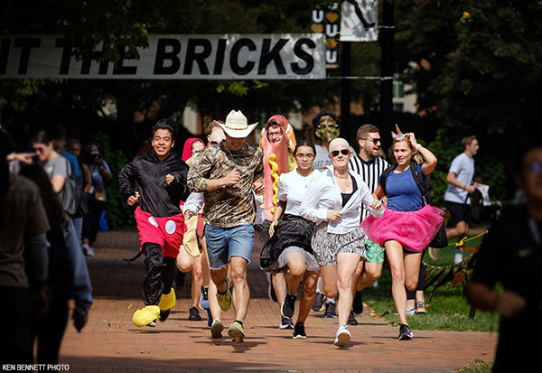 Members of the Wake Forest community participate in the annual Hit the Bricks for Brian cancer research fundraiser on Hearn Plaza 9/30/21. 